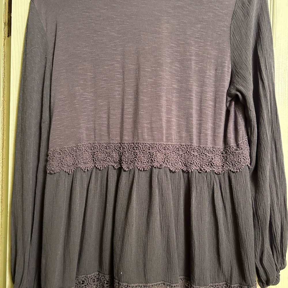 Knox Rose Lace Trim Blouse - Picture 7 of 7